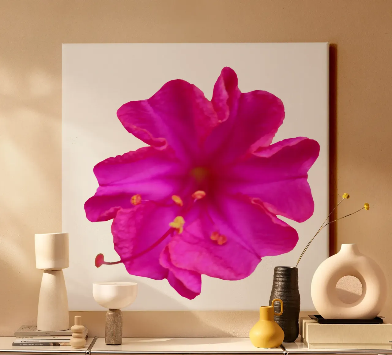 Fiore macro tela con Cornice a cassetta da Bold Blooms