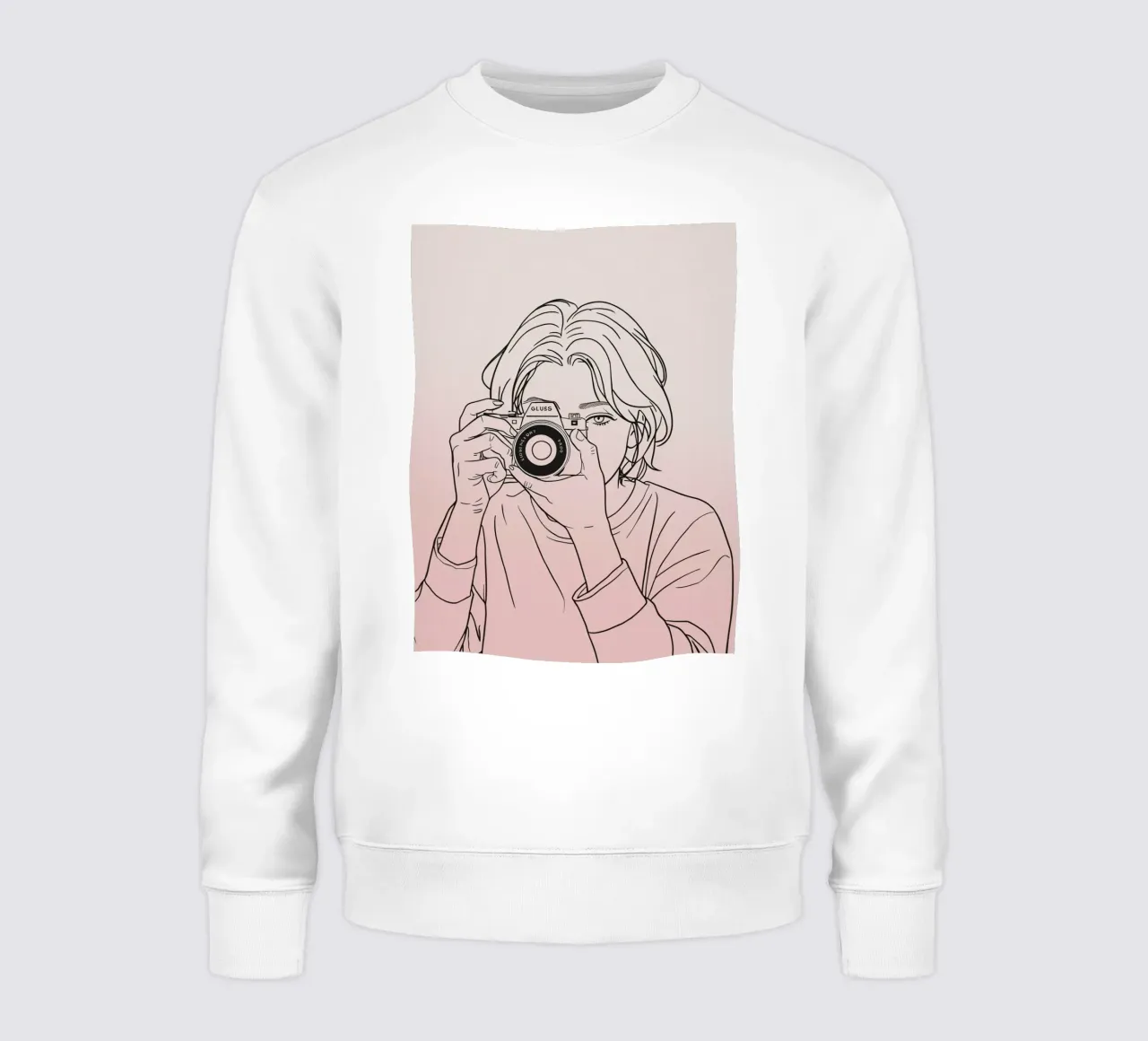 Joven sosteniendo una cámara y capturando recuerdos sudadera de DesignDoodle