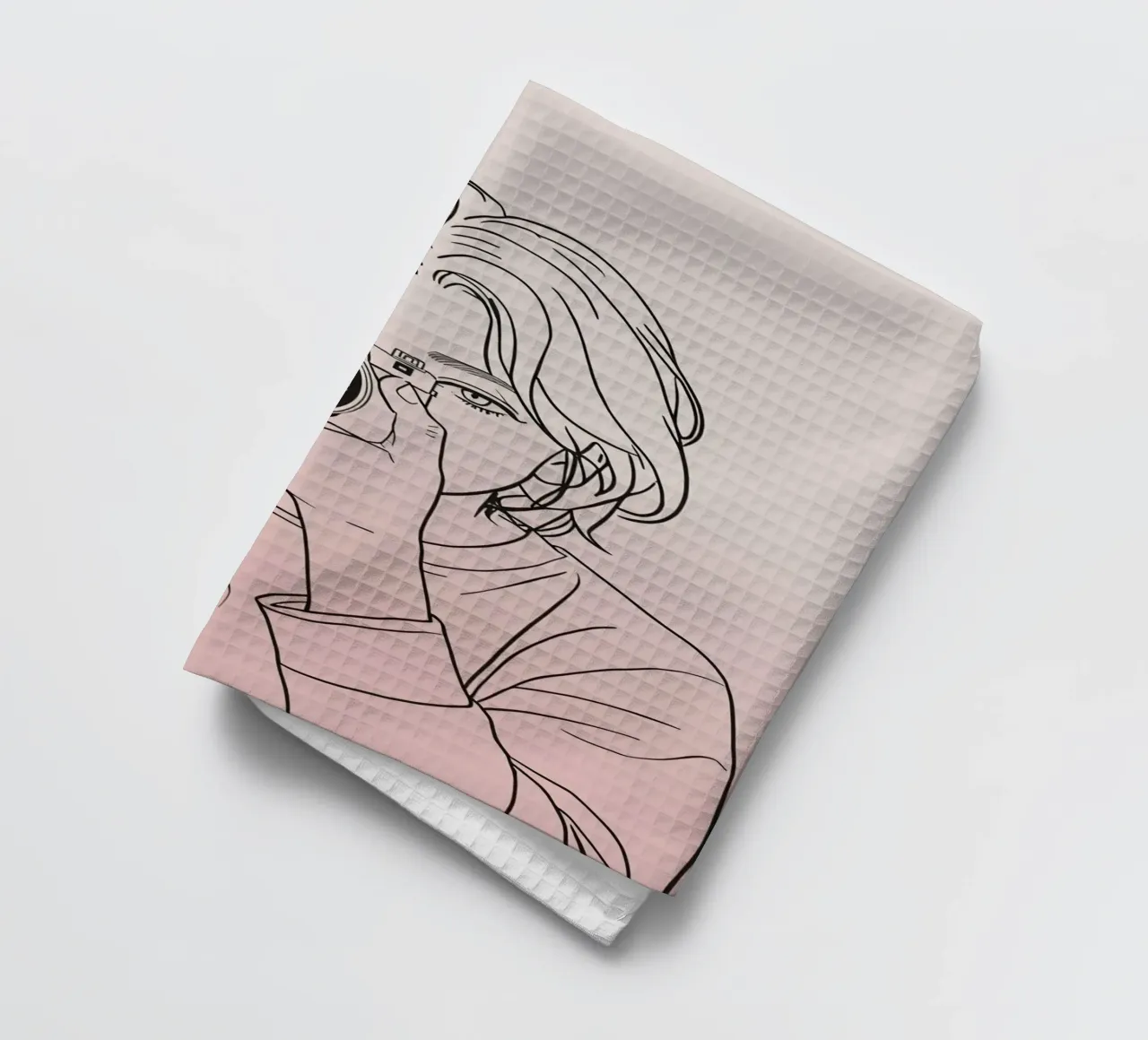 Joven sosteniendo una cámara y capturando recuerdos paño de cocina de DesignDoodle