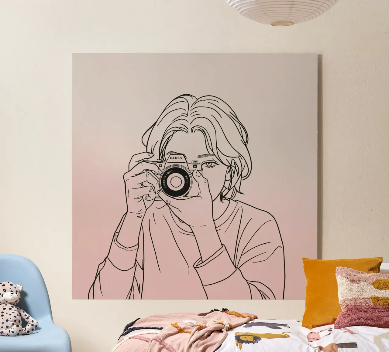 Joven sosteniendo una cámara y capturando recuerdos metacrilato de DesignDoodle