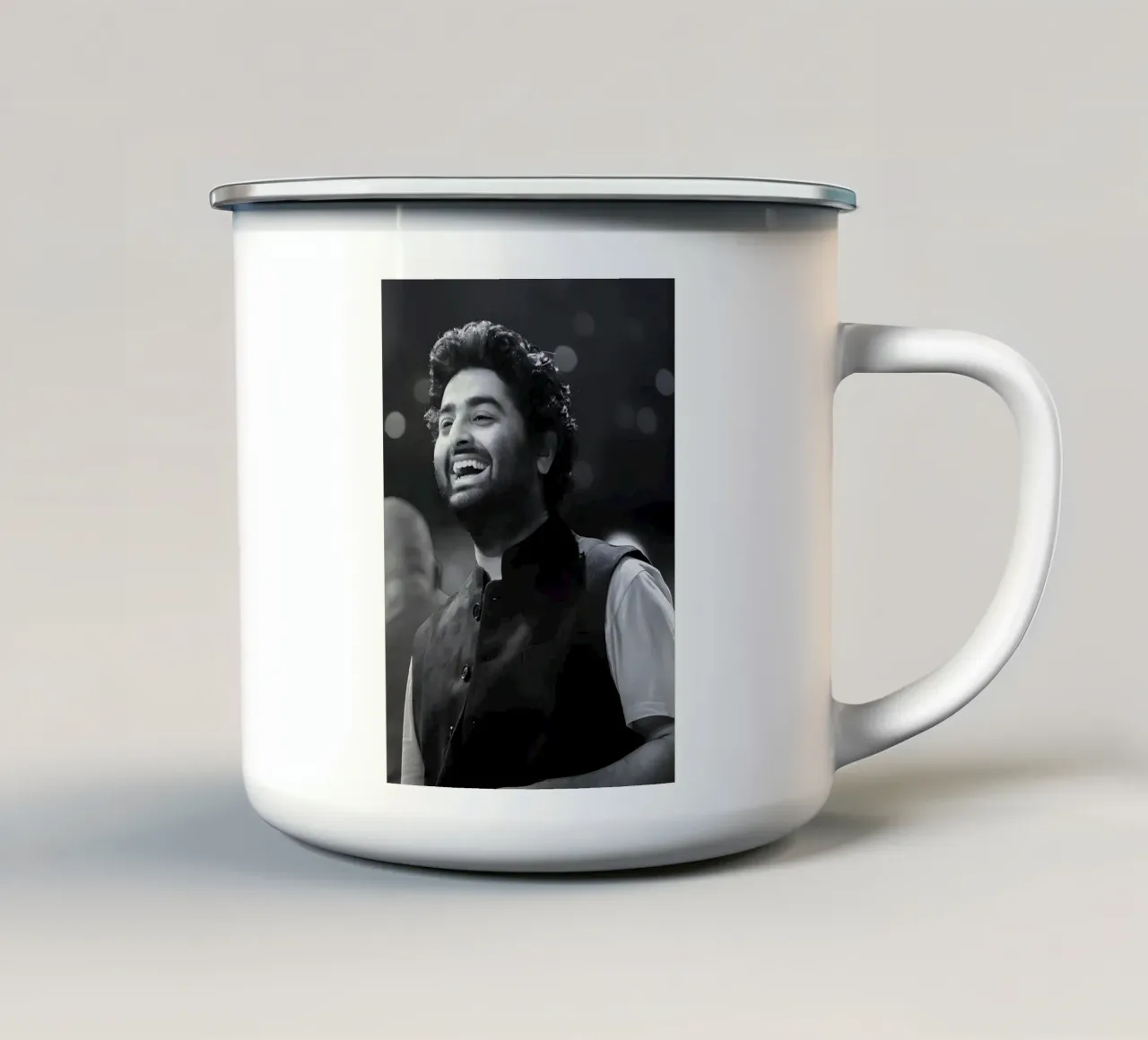 Arijit Singh tazza in smalto da Low poly art