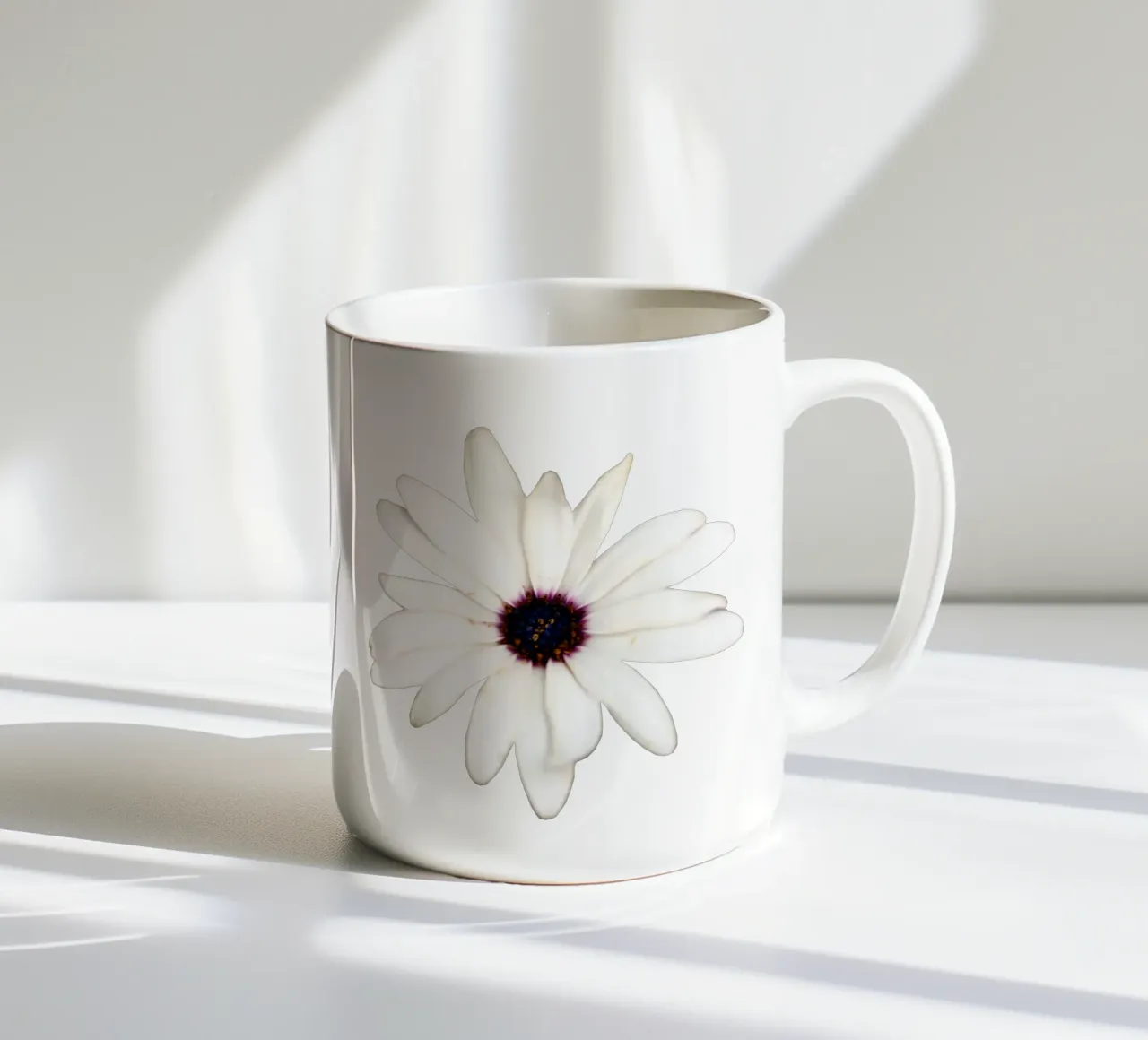 Fiore macro tazza in ceramica da Bold Blooms
