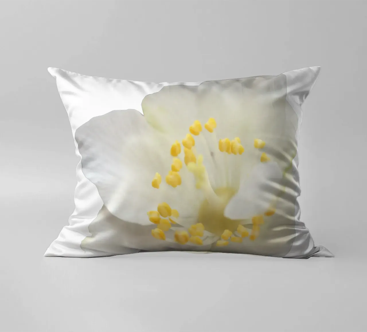 Fiore macro cuscino da Bold Blooms