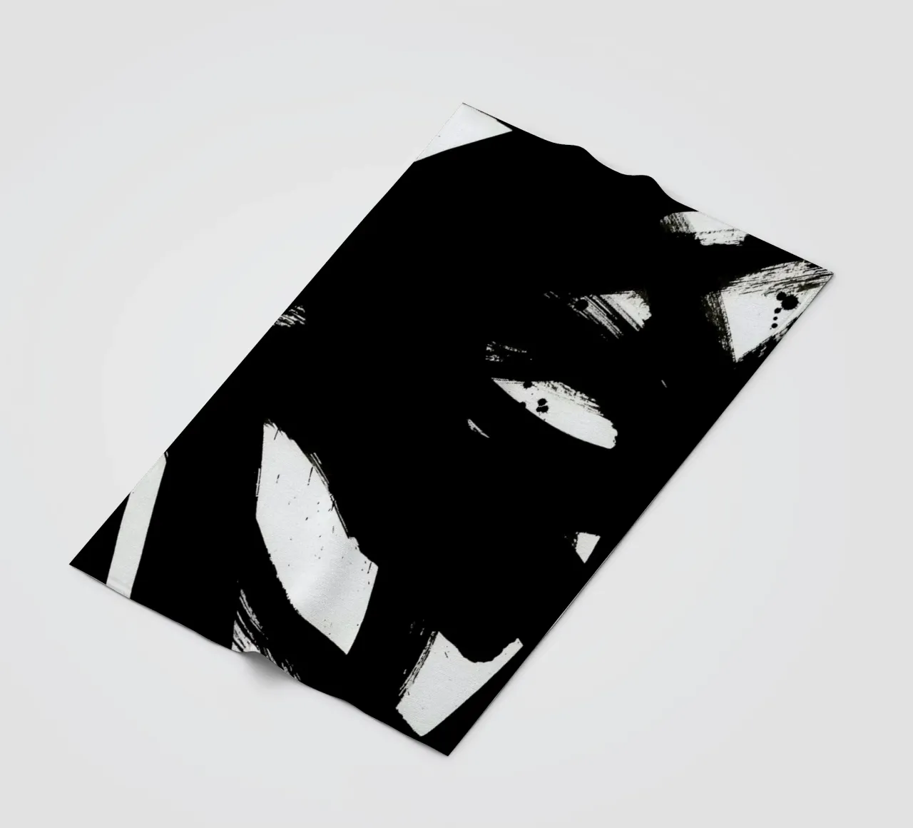 Black On White 1 coperta in pile da IRIS LEHNHARDT FINE ART