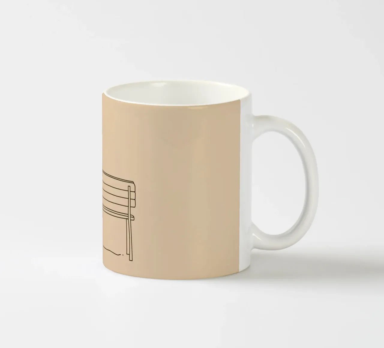 Individuo seduto tranquillamente su una panchina in un'opera d'arte minimalista tazza in ceramica da DesignDoodle