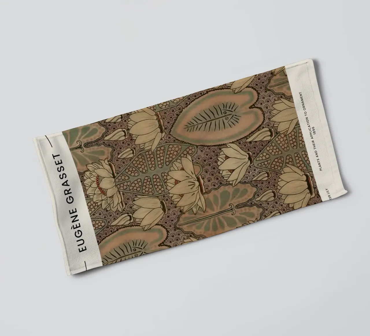 Grasset - Water Lily Handtuch von Vintage by JUNIQE