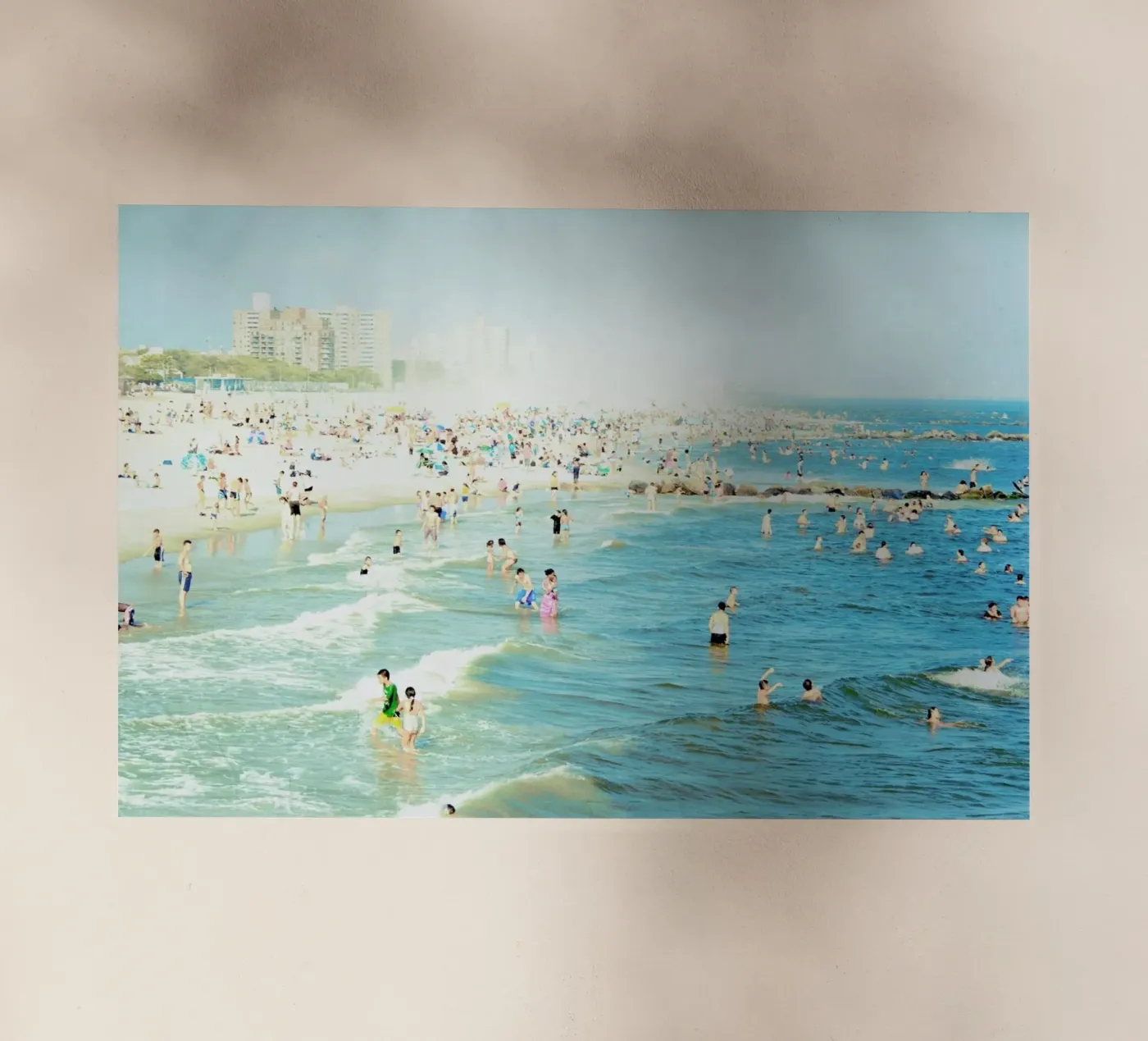 Peeps Dips pellicola backlit da Mina Teslaru