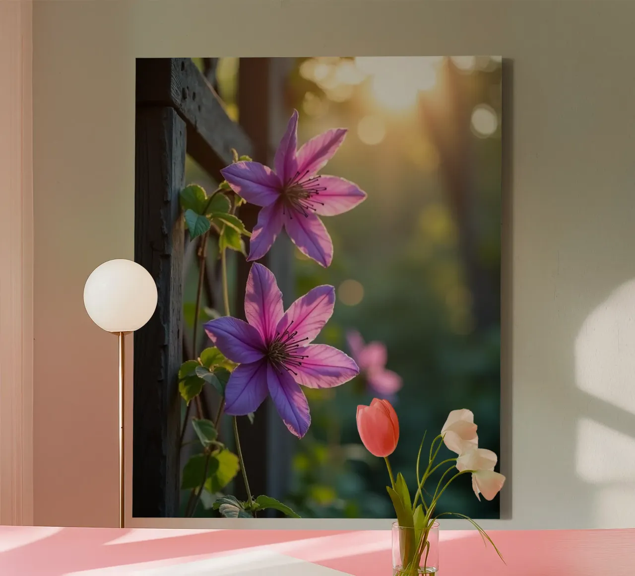 Geheime Botanik Leinwand mit Schattenfugenrahmen von Bold Blooms