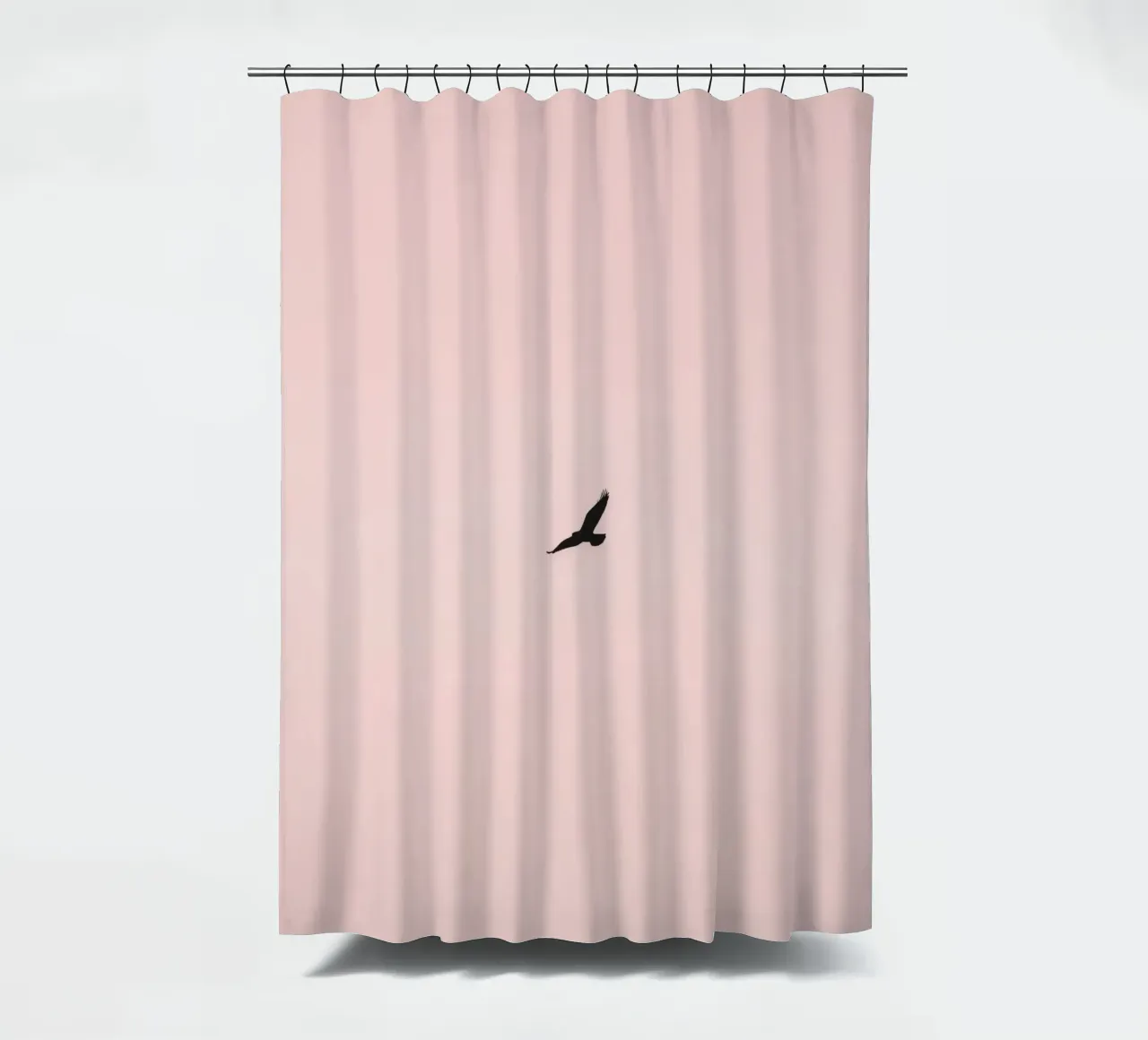 Aquila che vola in un cielo pastello al crepuscolo su una terra tranquilla tenda da doccia da DesignDoodle