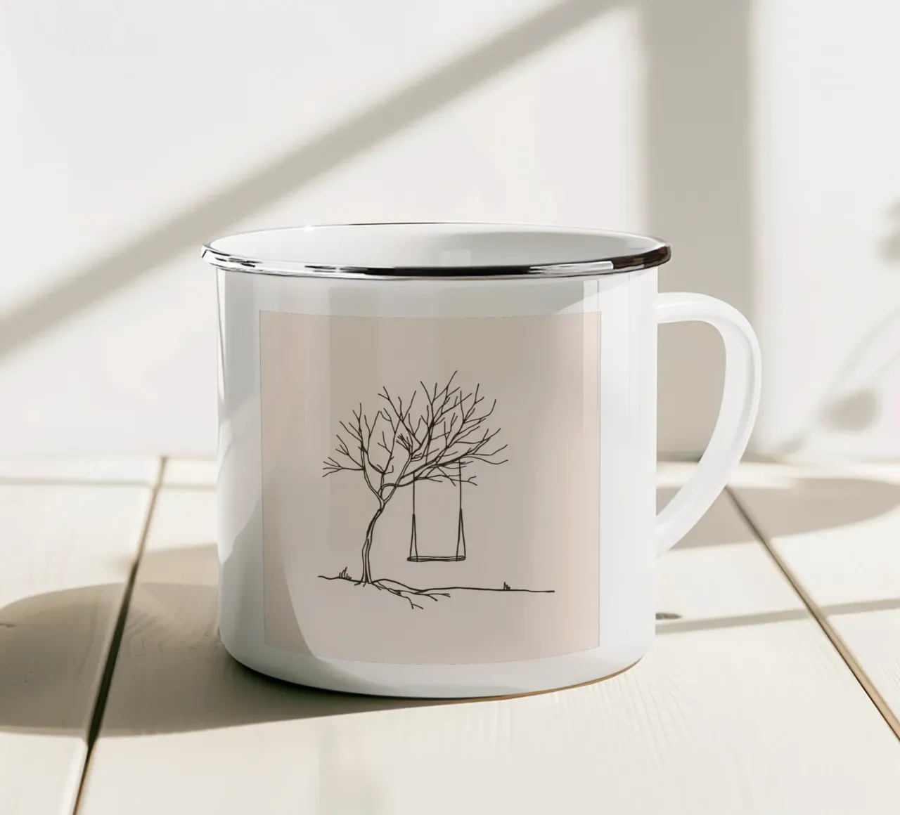 Altalena appesa a un albero spoglio in un paesaggio tranquillo tazza in smalto da DesignDoodle