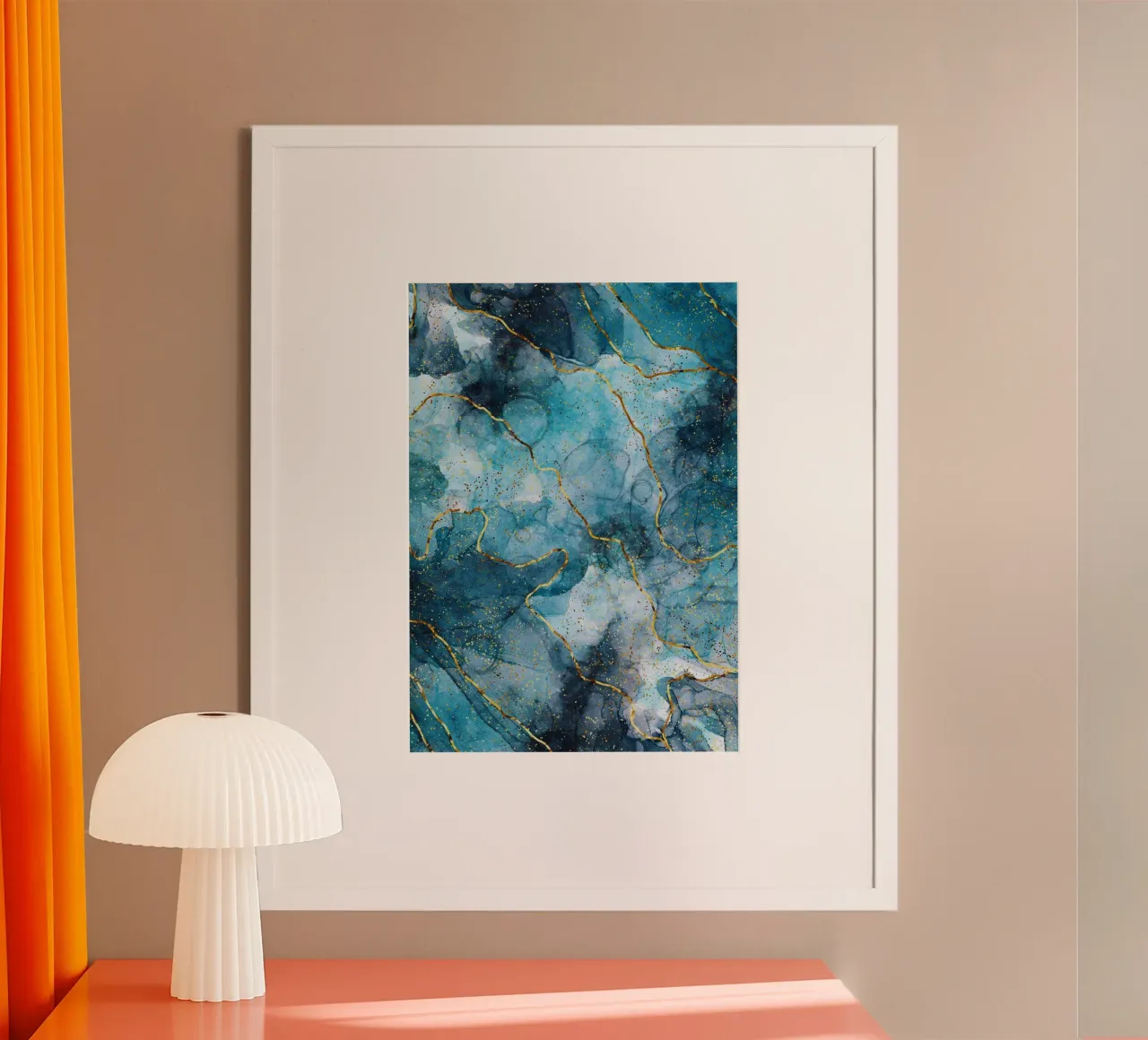 Abstrakte Blau-Gold-Marmor-Kunst - Luxury Fluid Ocean Print Poster mit Holzrahmen von ClubArt