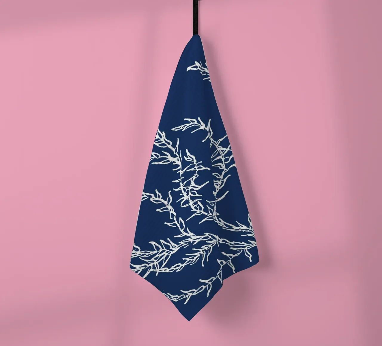 Motif abstrait d'algues - Bleu nautique, Déco côtière torchon de ClubArt