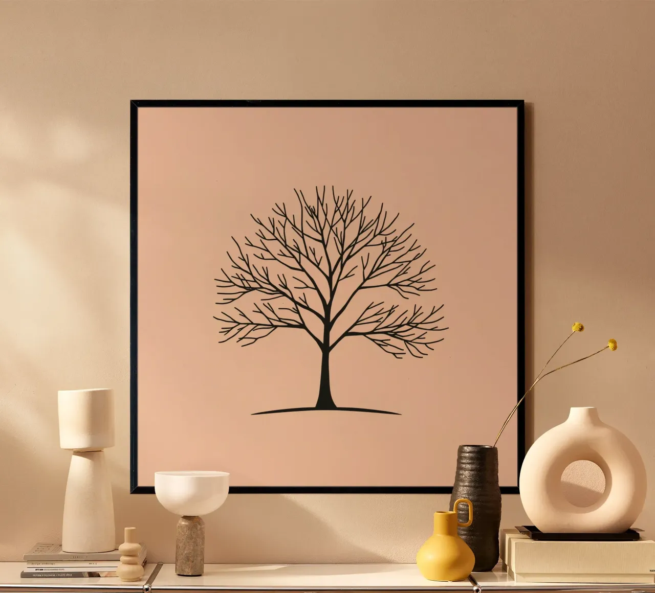 Kahler Baum mit verschlungenen Ästen vor einem blassen Hintergrund Hahnemühle von DesignDoodle