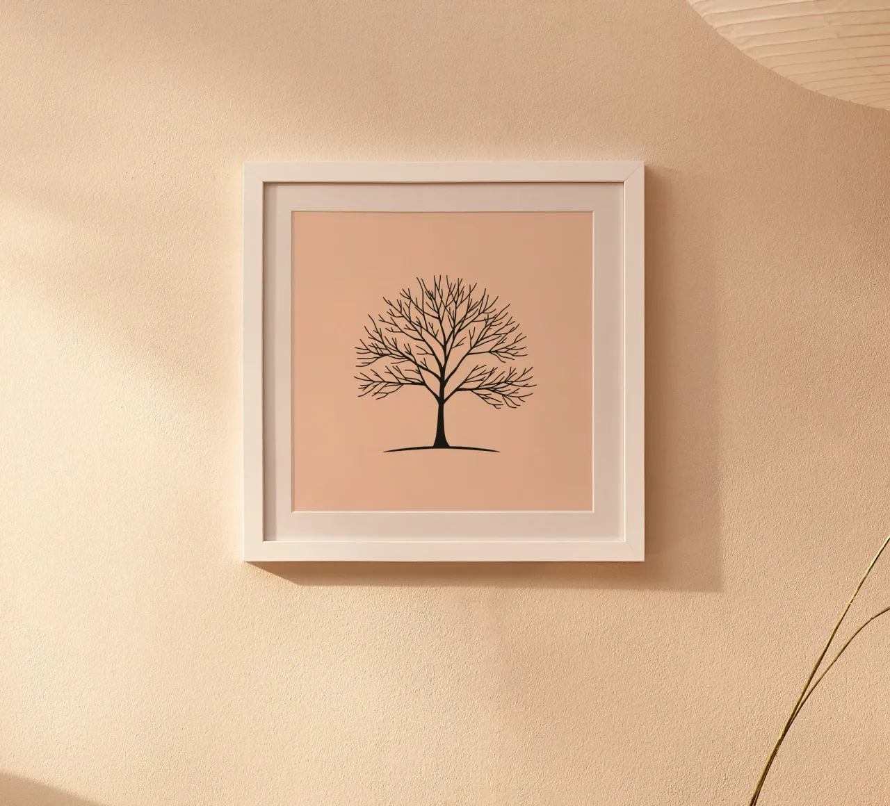 Kahler Baum mit verschlungenen Ästen vor einem blassen Hintergrund Hahnemühle von DesignDoodle