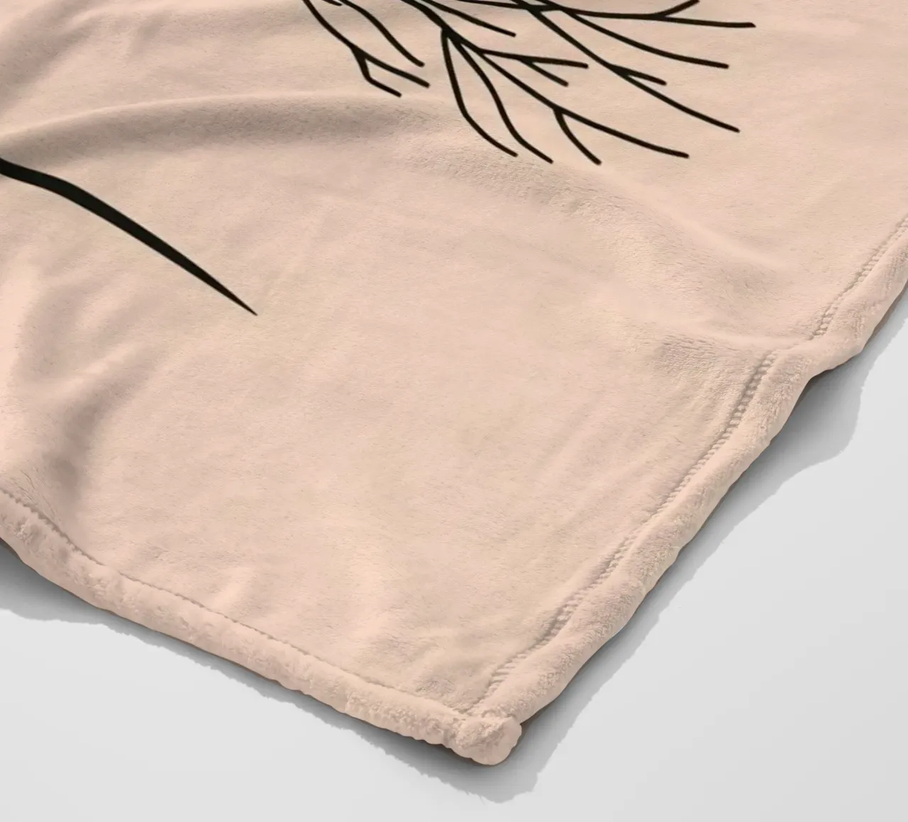 Kale boom met ingewikkelde takken tegen een bleke achtergrond fleecedeken van DesignDoodle