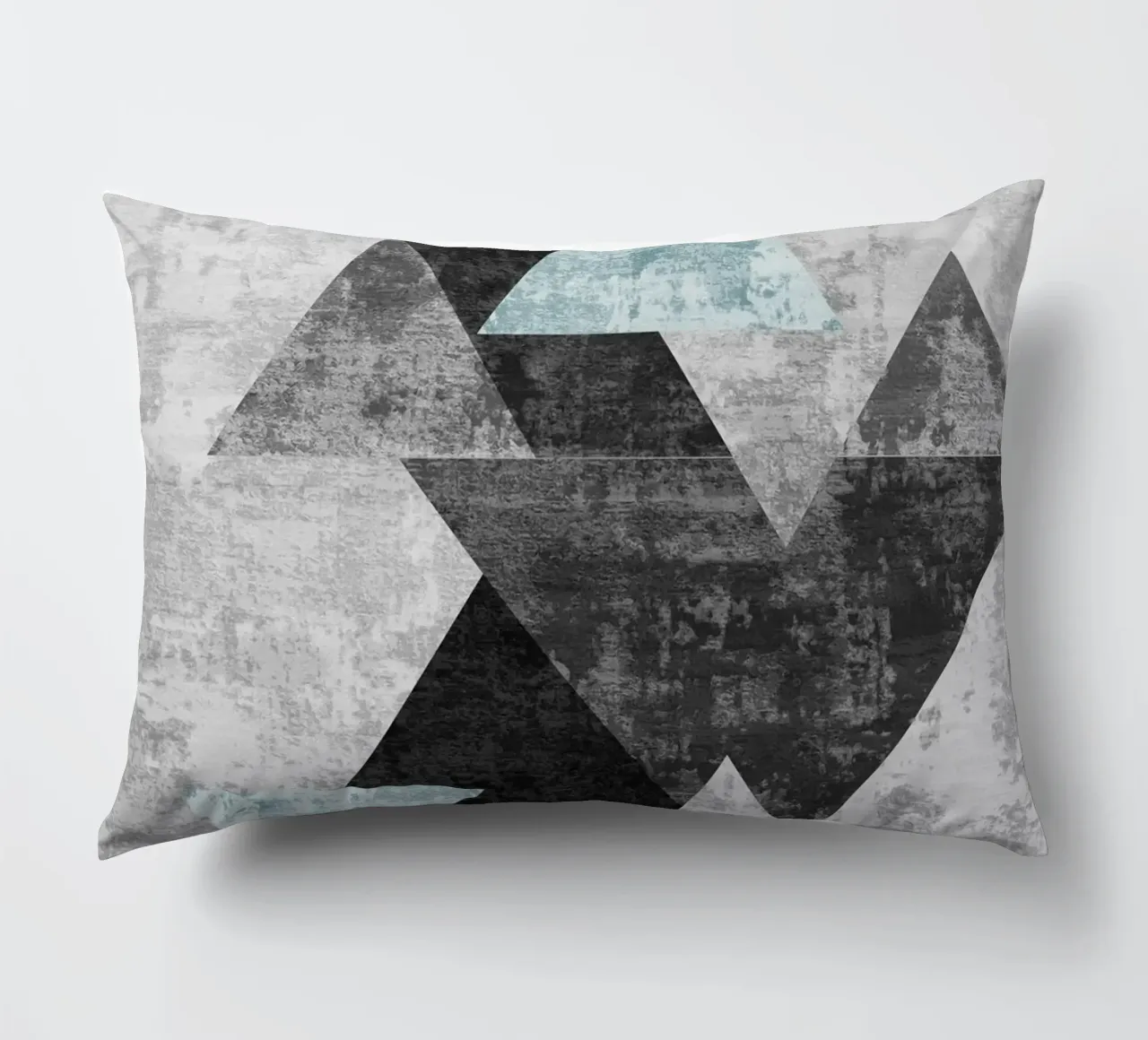 abstract geometric overlapping triangles cuscino da vintageshop