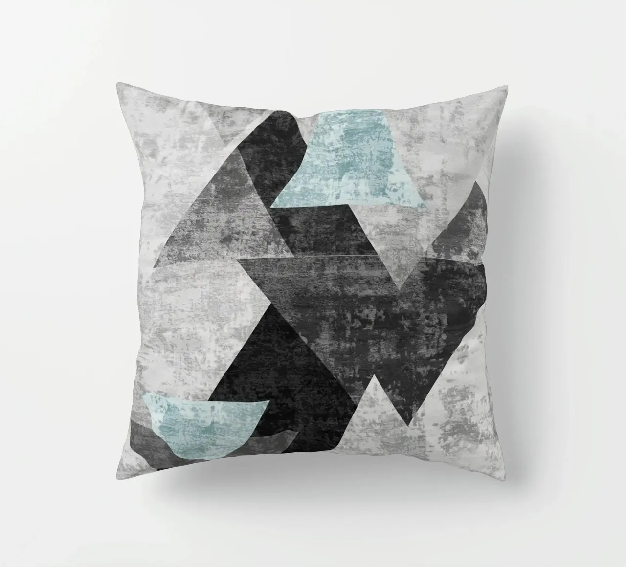 abstract geometric overlapping triangles cuscino da vintageshop