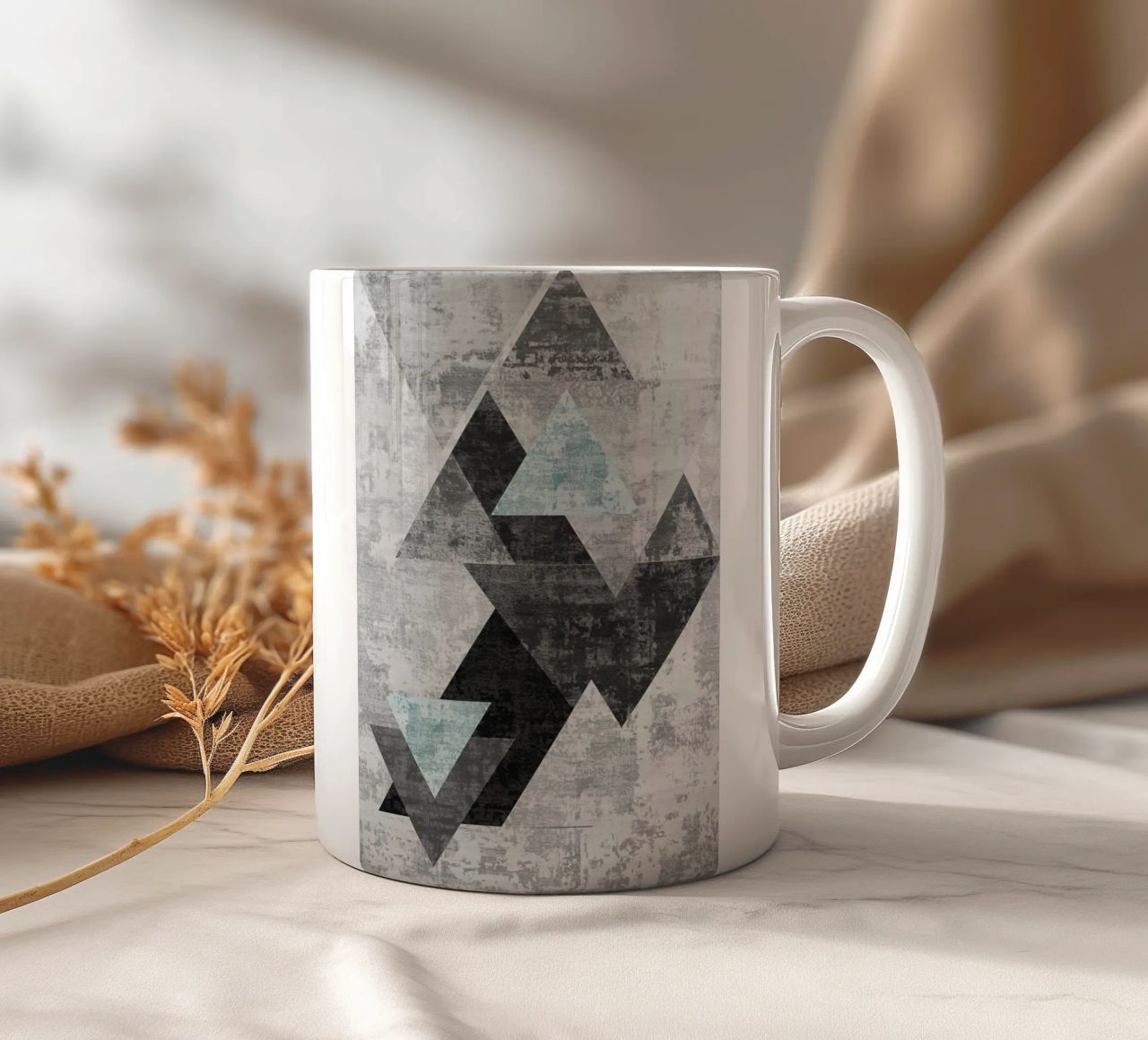 abstract geometric overlapping triangles tazza in ceramica da vintageshop