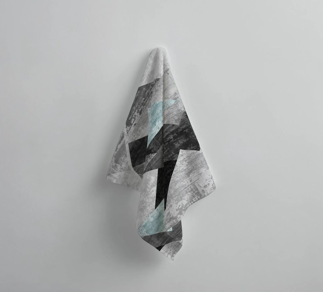 abstract geometric overlapping triangles serviette de bain de vintageshop
