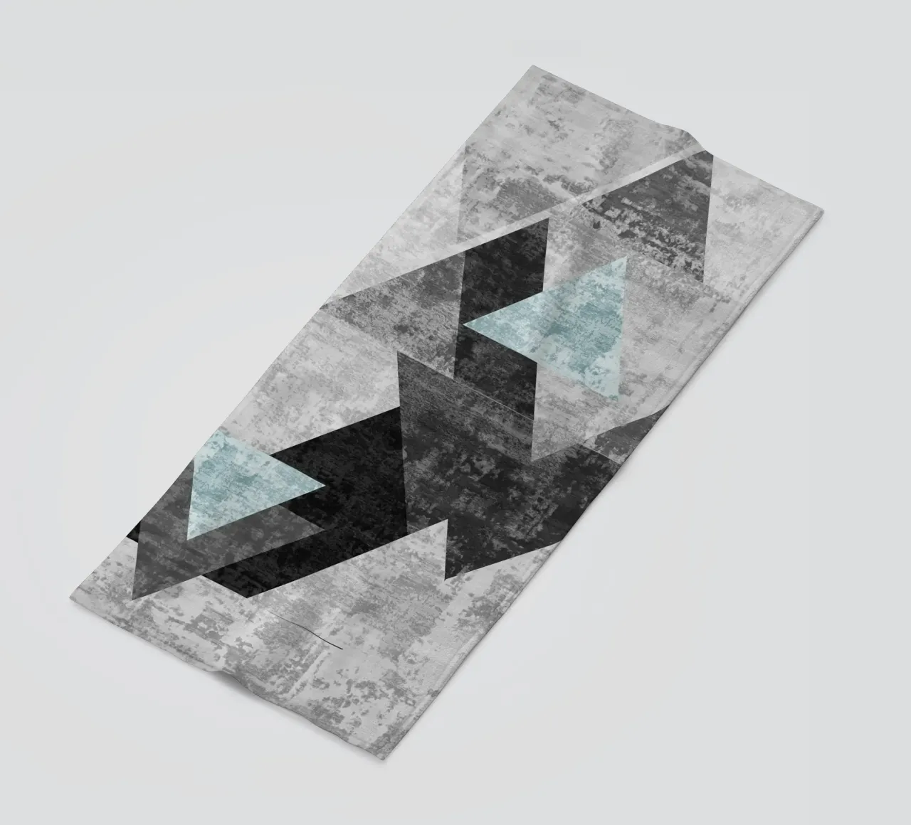 abstract geometric overlapping triangles telo mare da vintageshop