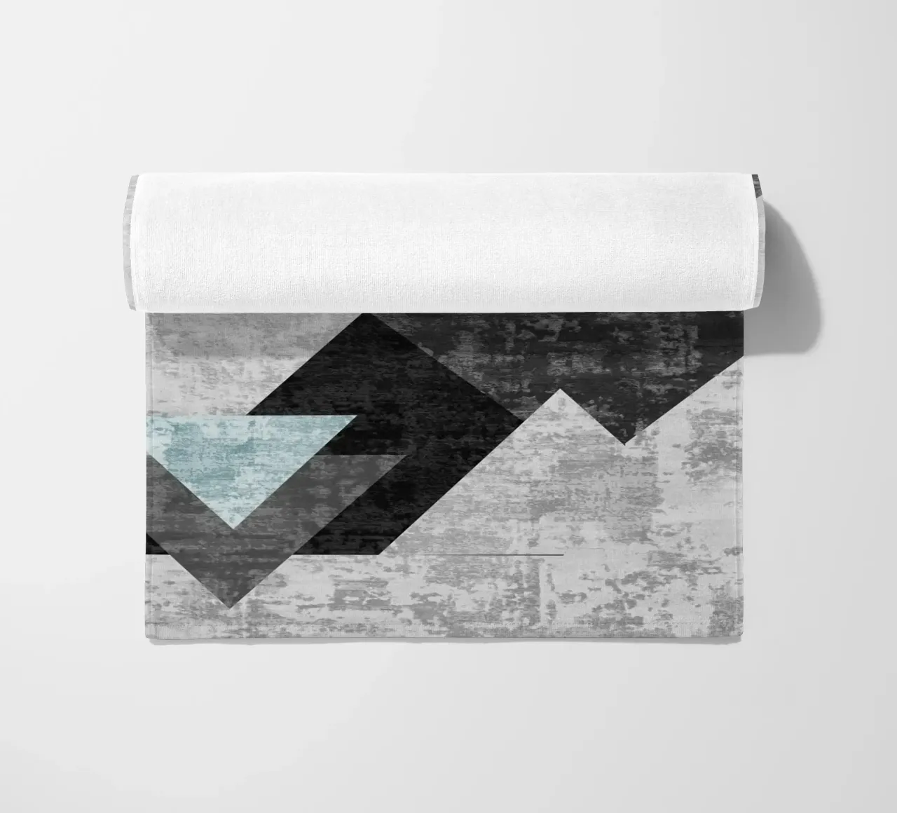 abstract geometric overlapping triangles telo mare da vintageshop