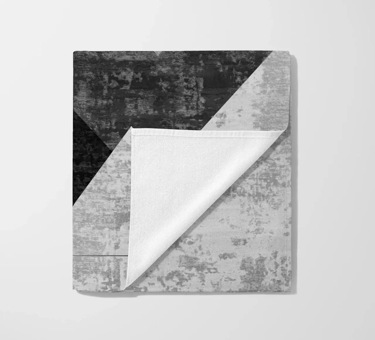 abstract geometric overlapping triangles telo mare da vintageshop