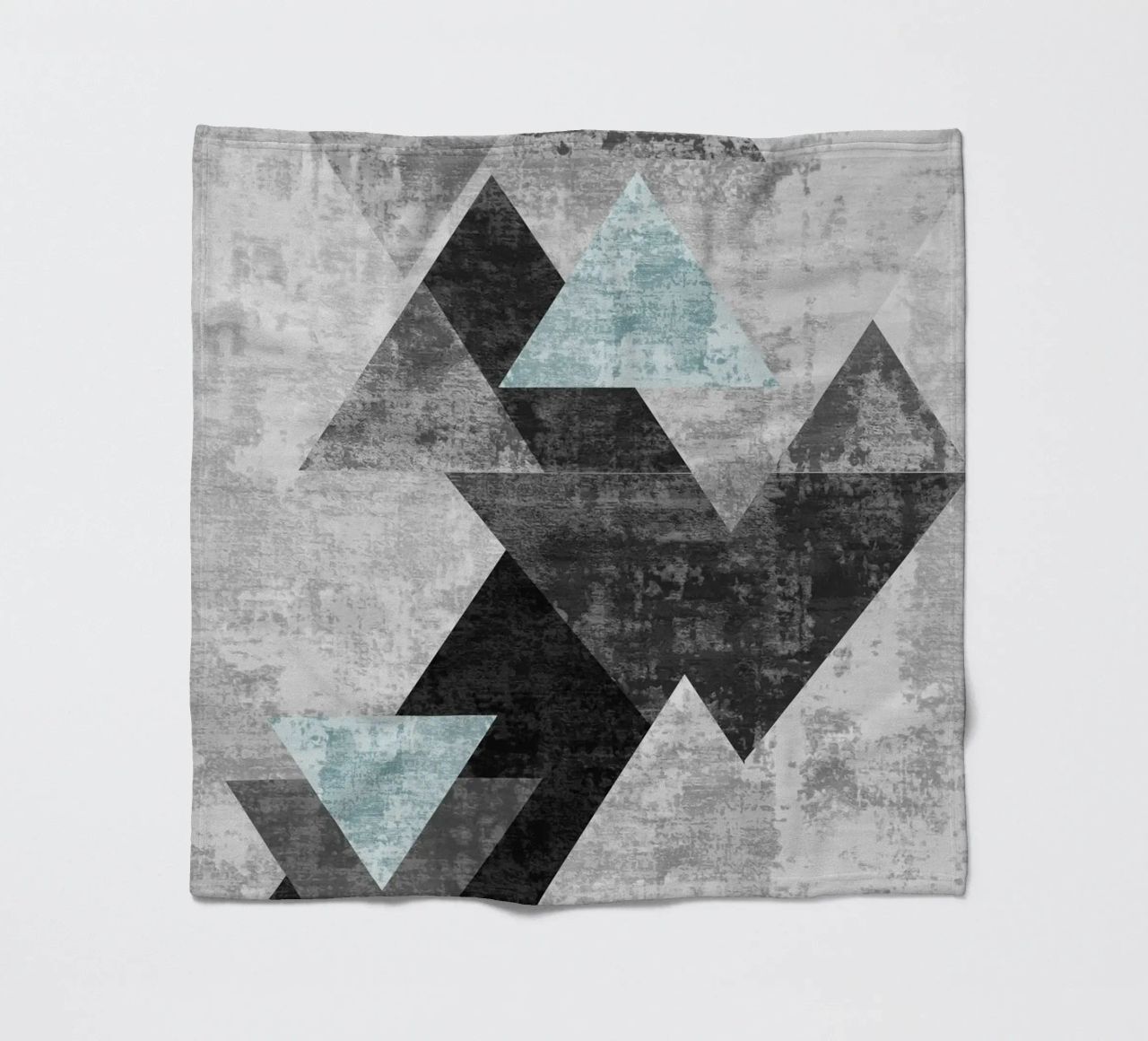 abstract geometric overlapping triangles coperta in pile da vintageshop