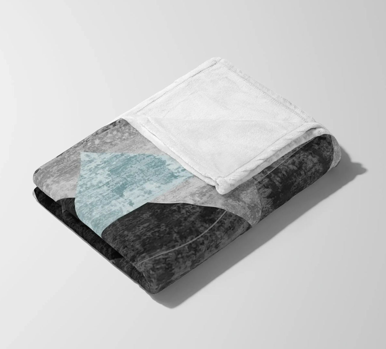 abstract geometric overlapping triangles coperta in pile da vintageshop