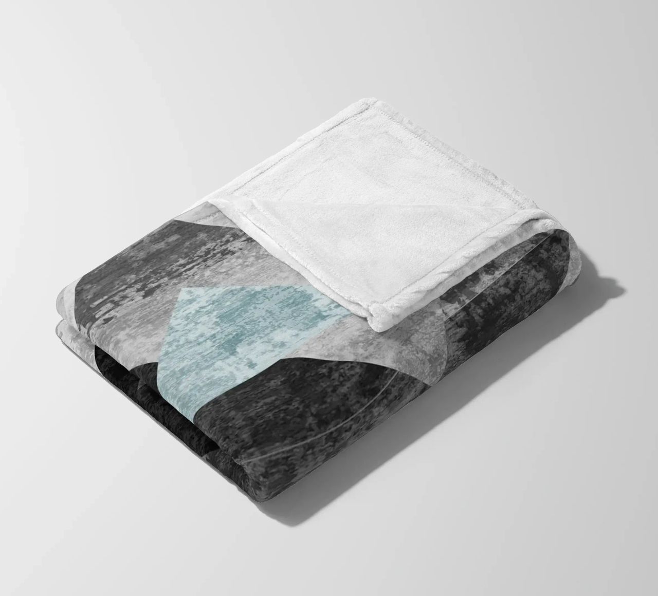 abstract geometric overlapping triangles coperta in pile da vintageshop