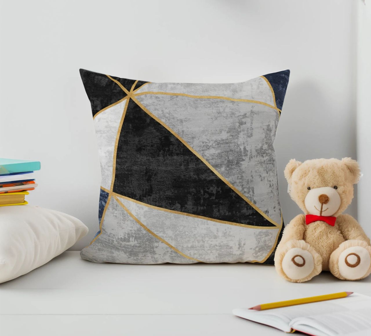 abstract triangles with golden lines cuscino da vintageshop