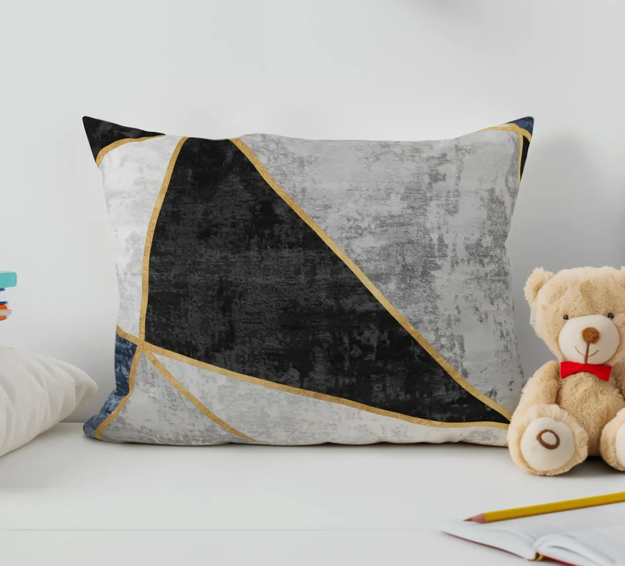 abstract triangles with golden lines cuscino da vintageshop