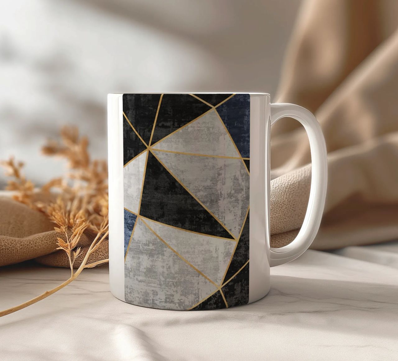 abstract triangles with golden lines tazza in ceramica da vintageshop