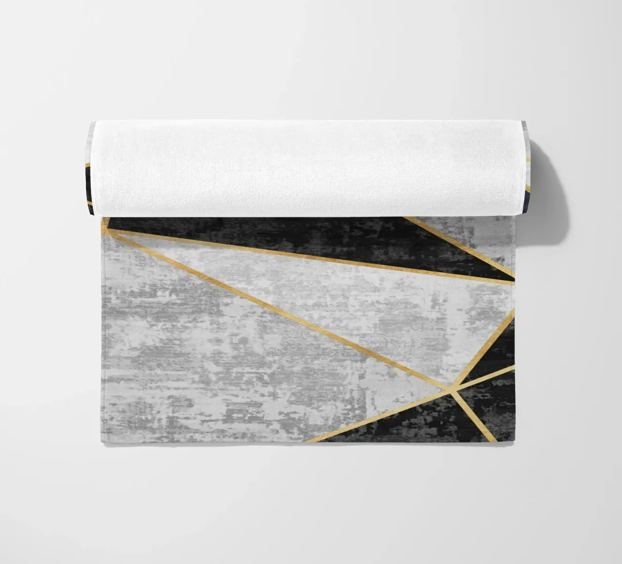 abstract triangles with golden lines strandhanddoek van vintageshop
