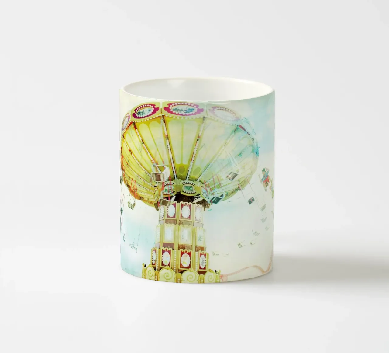 Ride The Sky tazza in ceramica da Mina Teslaru