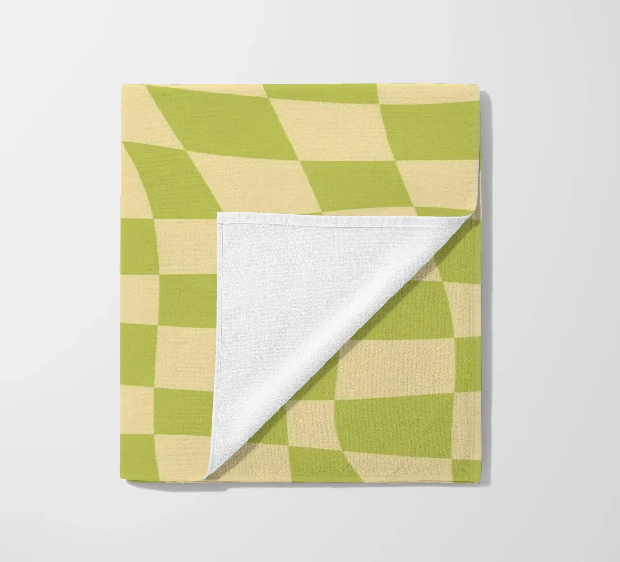 Scacchiera ondulata color chartreuse e beige telo mare da Little Dean