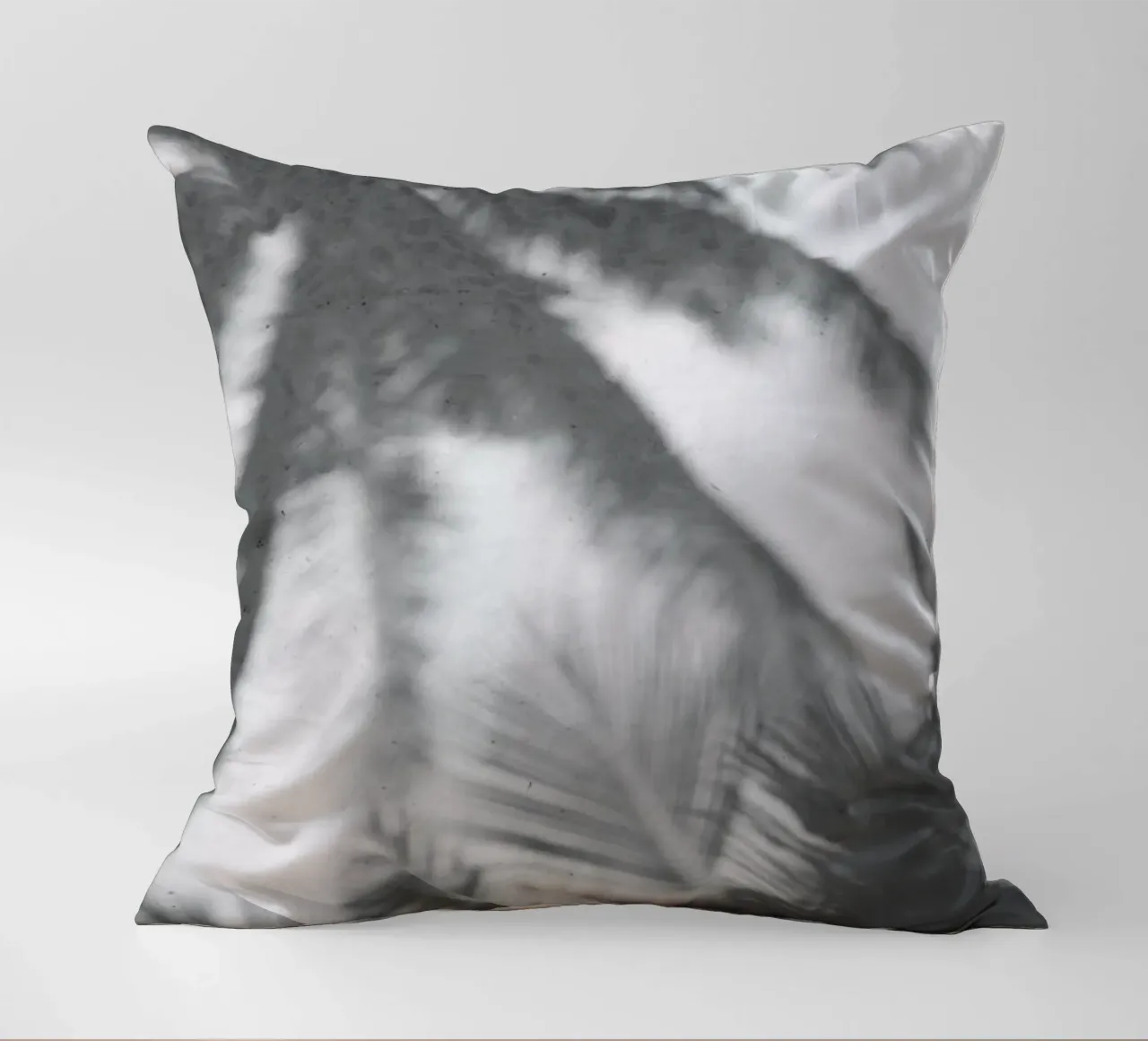 Palms On The Beach cuscino da Studio Nahili
