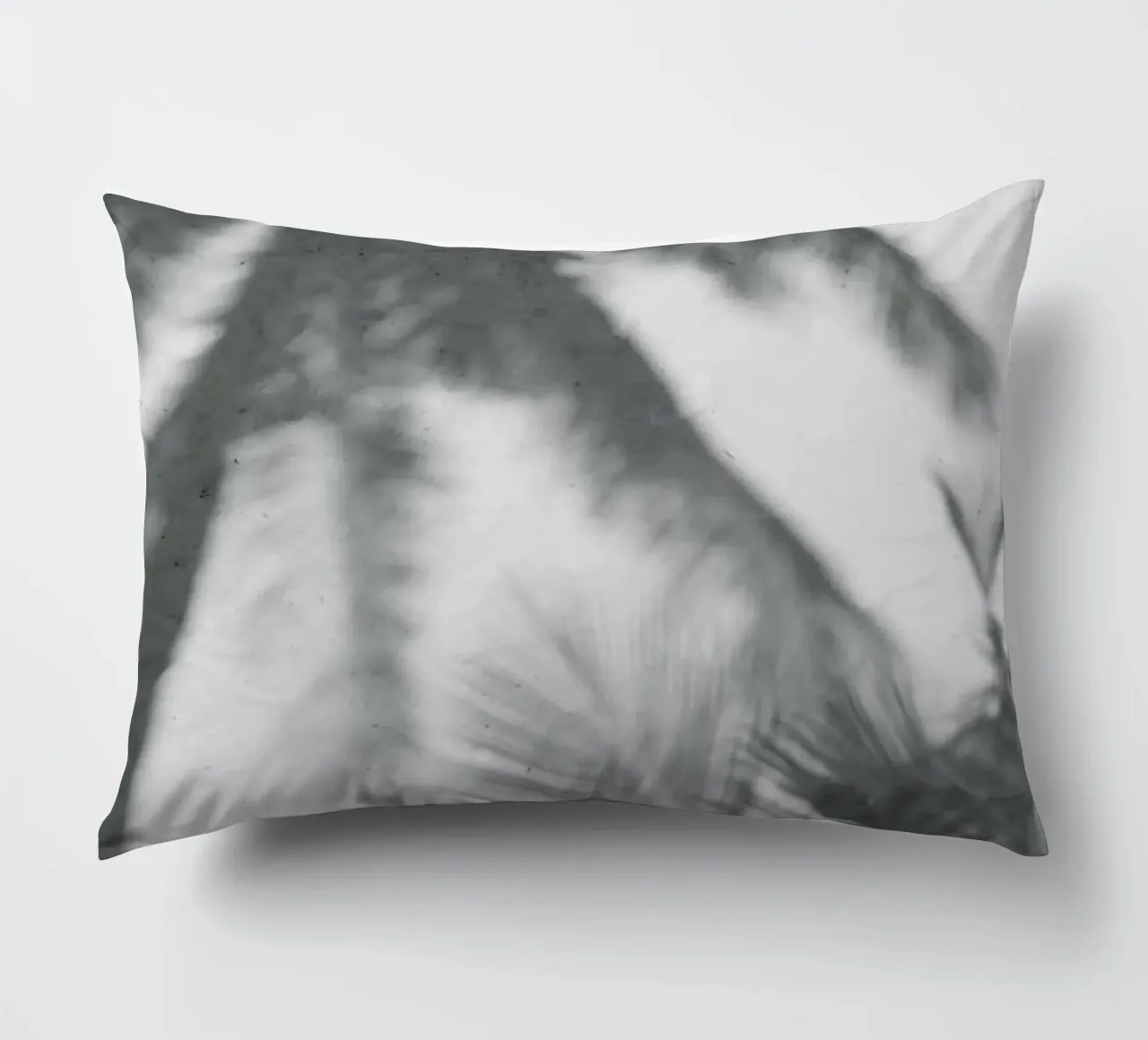 Palms On The Beach cuscino da Studio Nahili