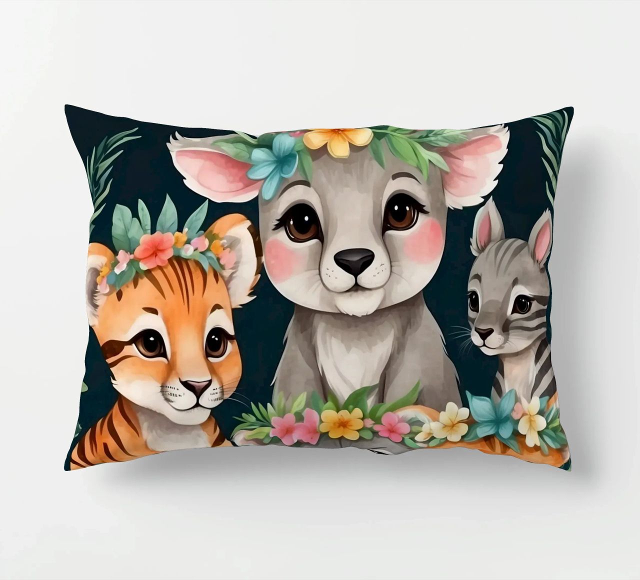 Mignon groupe d'animaux de dessins animés portant des couronnes de fleurs coussin de DesignDoodle