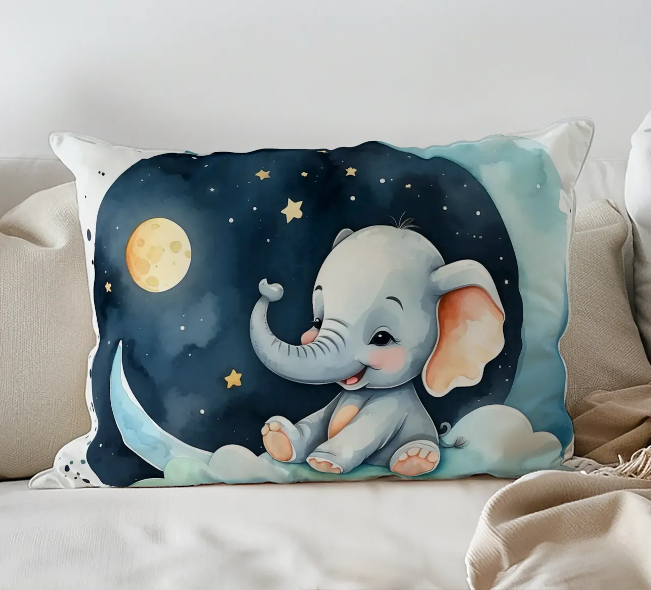 Carino l'elefante seduto su una nuvola con luna e stelle cuscino da DesignDoodle