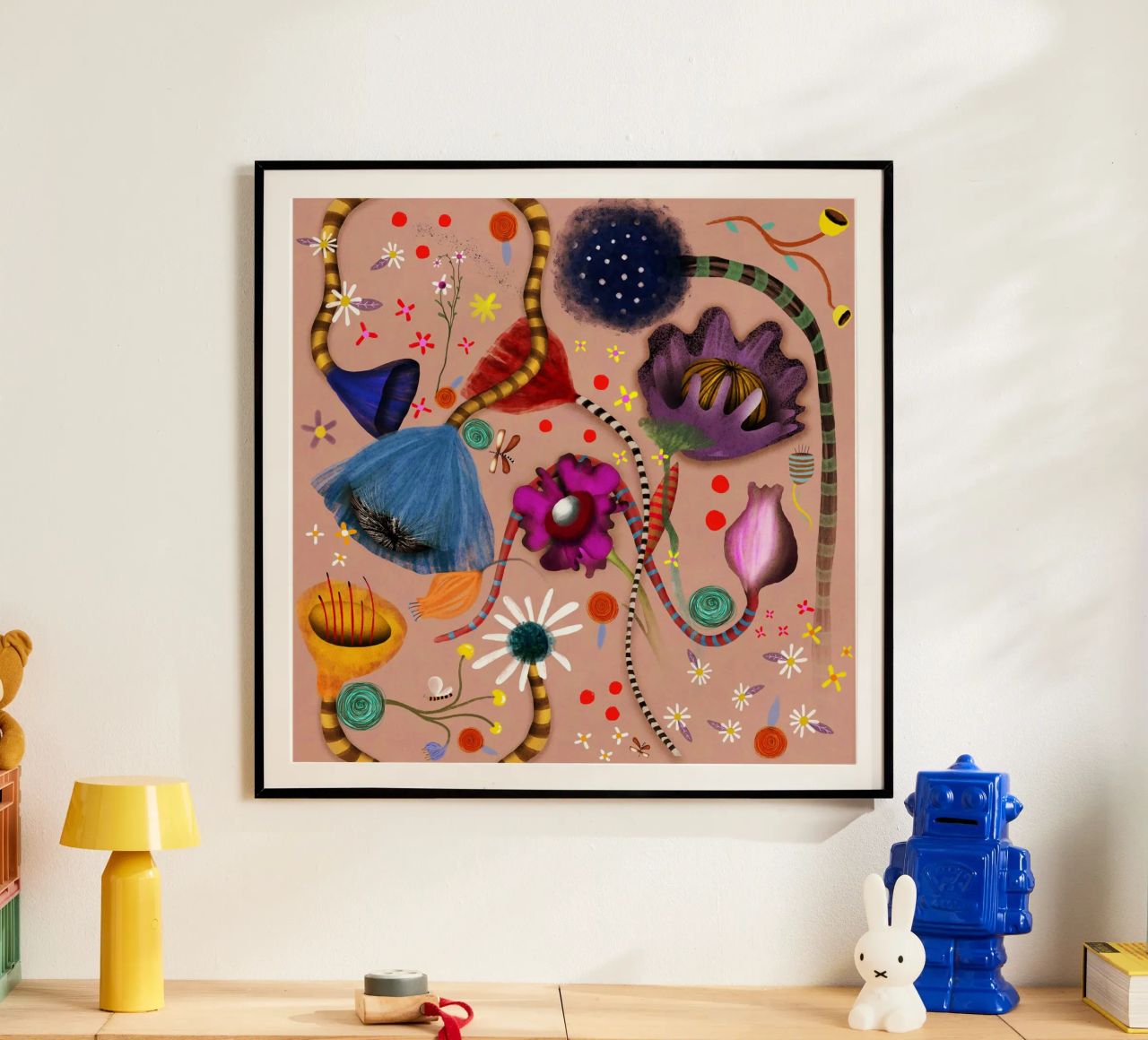 Art floral sur fond de pêche, marguerites botaniques fantaisistes poster de Ruth Fitta-Schulz