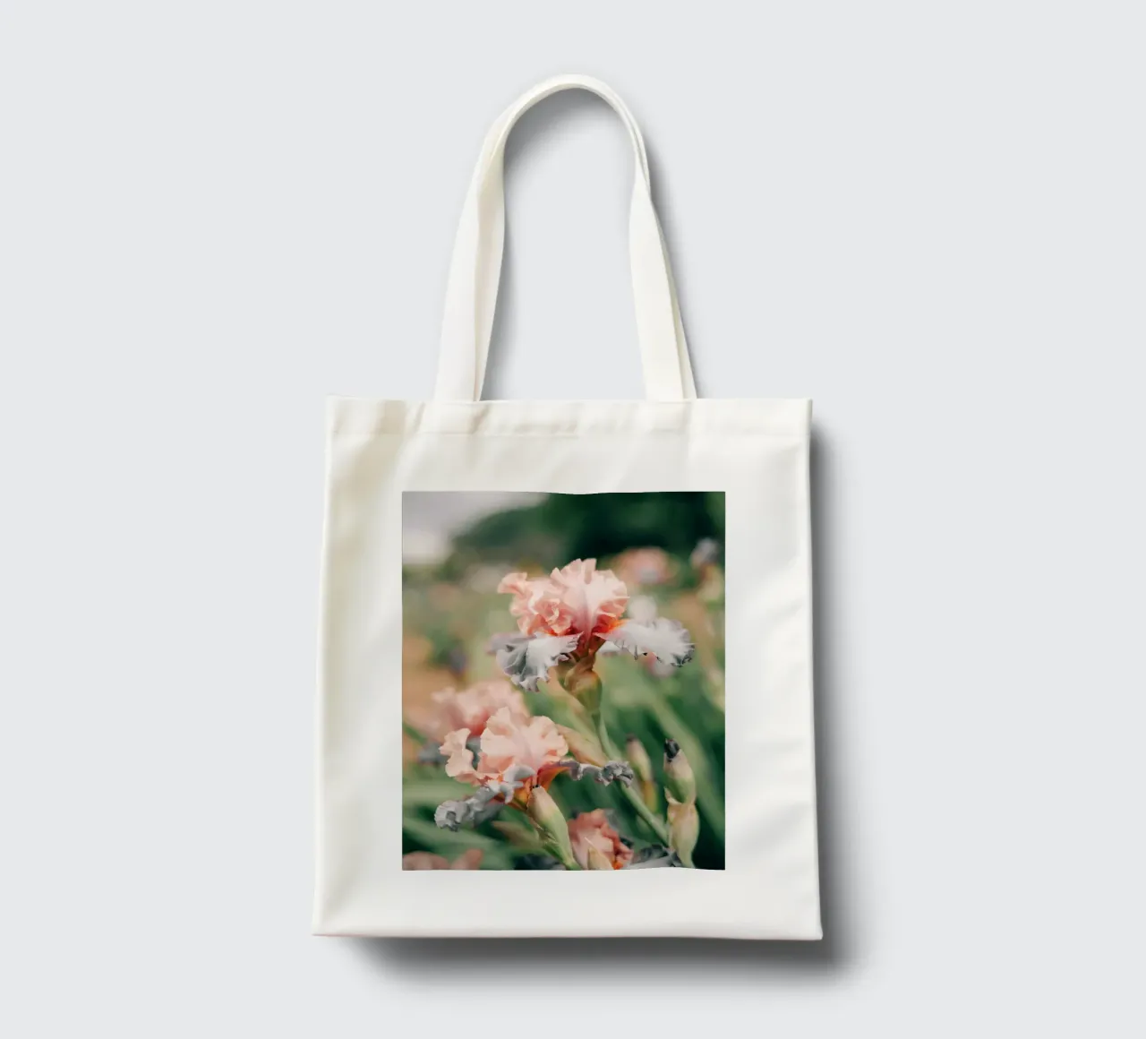 fiori di iris borsa in juta da Earthly Visions
