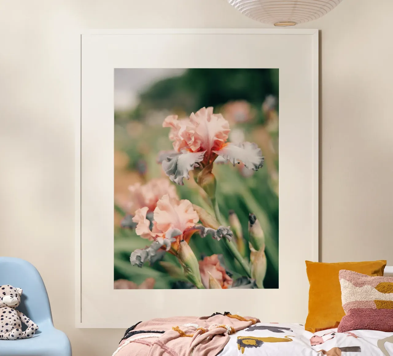 fiori di iris poster da Earthly Visions