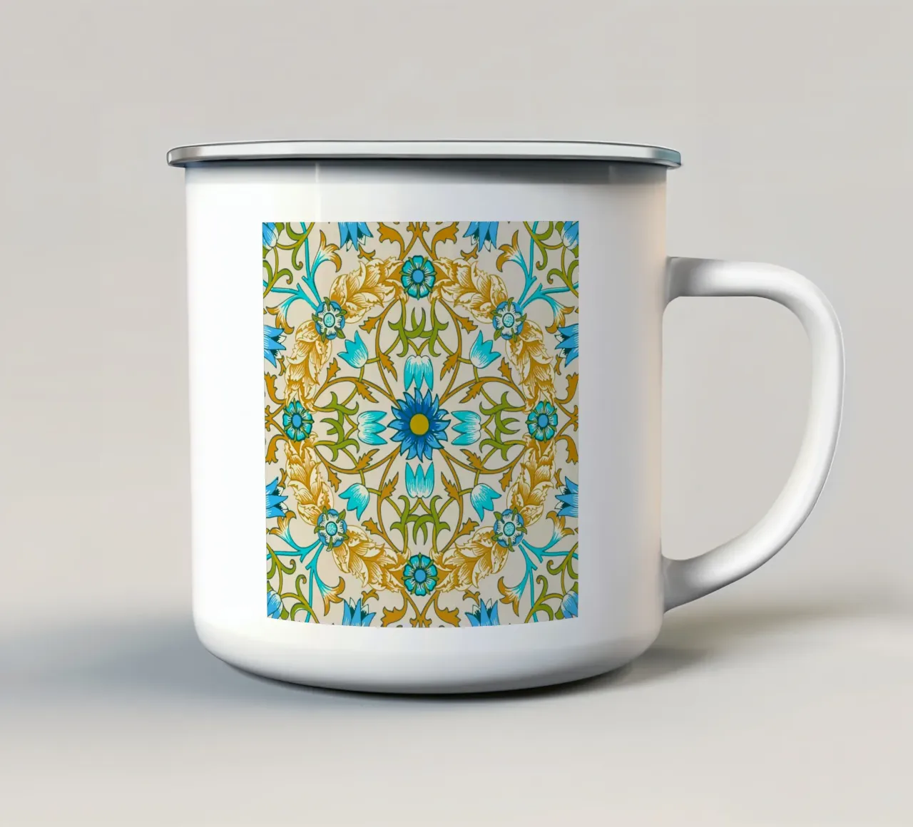 Modello di ornamento floreale d'epoca - Arti e Mestieri Blu e Oro tazza in smalto da ClubArt