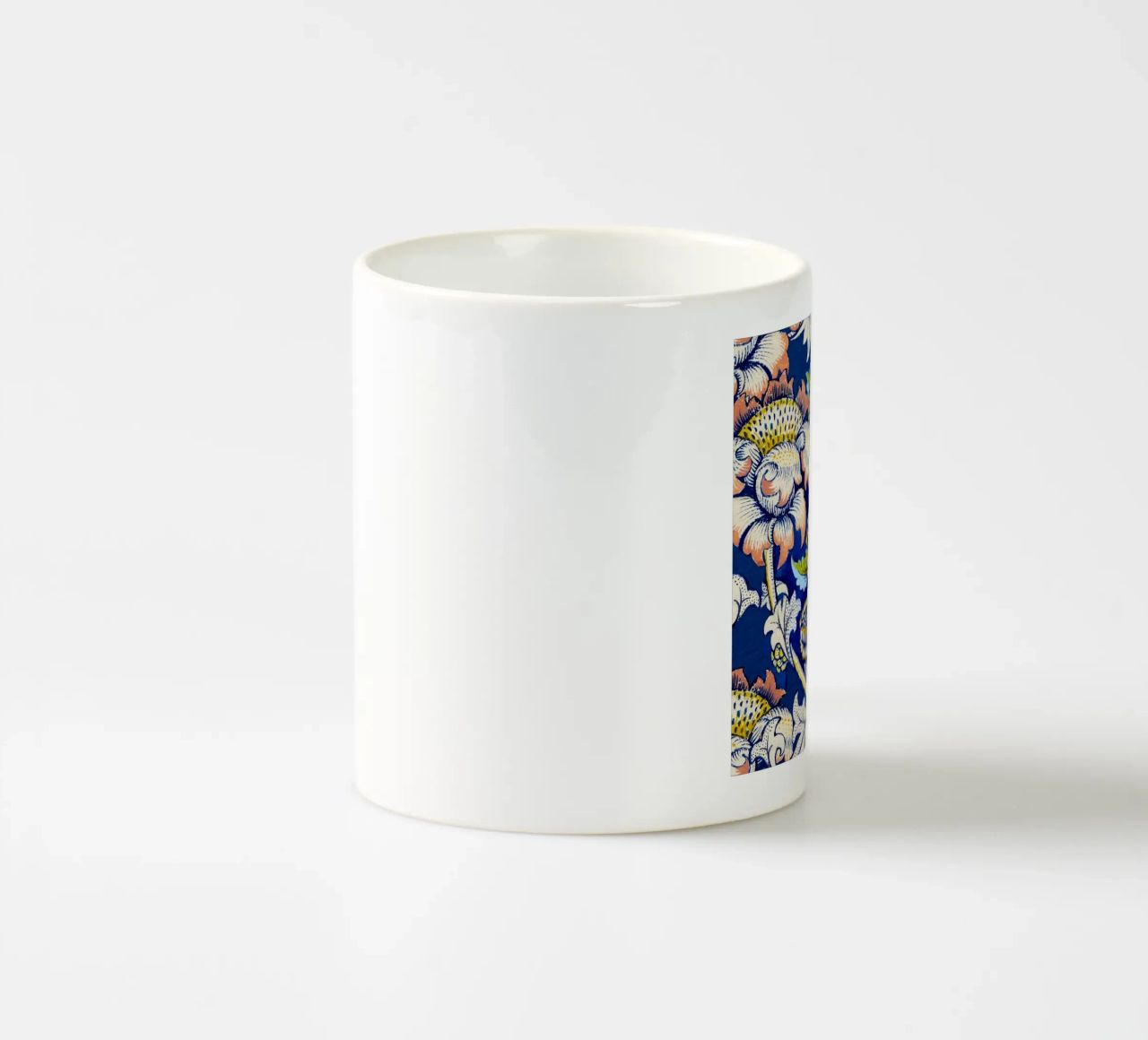 William Morris Floral Pattern - Art Nouveau Bleu & Jaune mug en céramique de ClubArt
