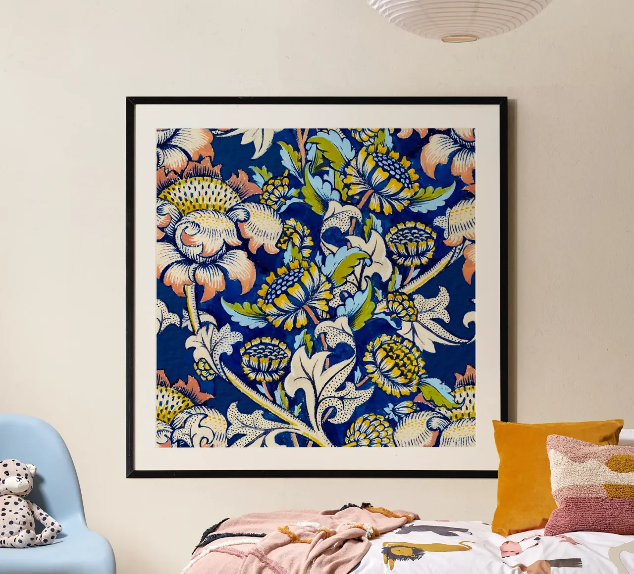 William Morris Floral Pattern - Art Nouveau Bleu & Jaune poster avec cadre en plastique de ClubArt