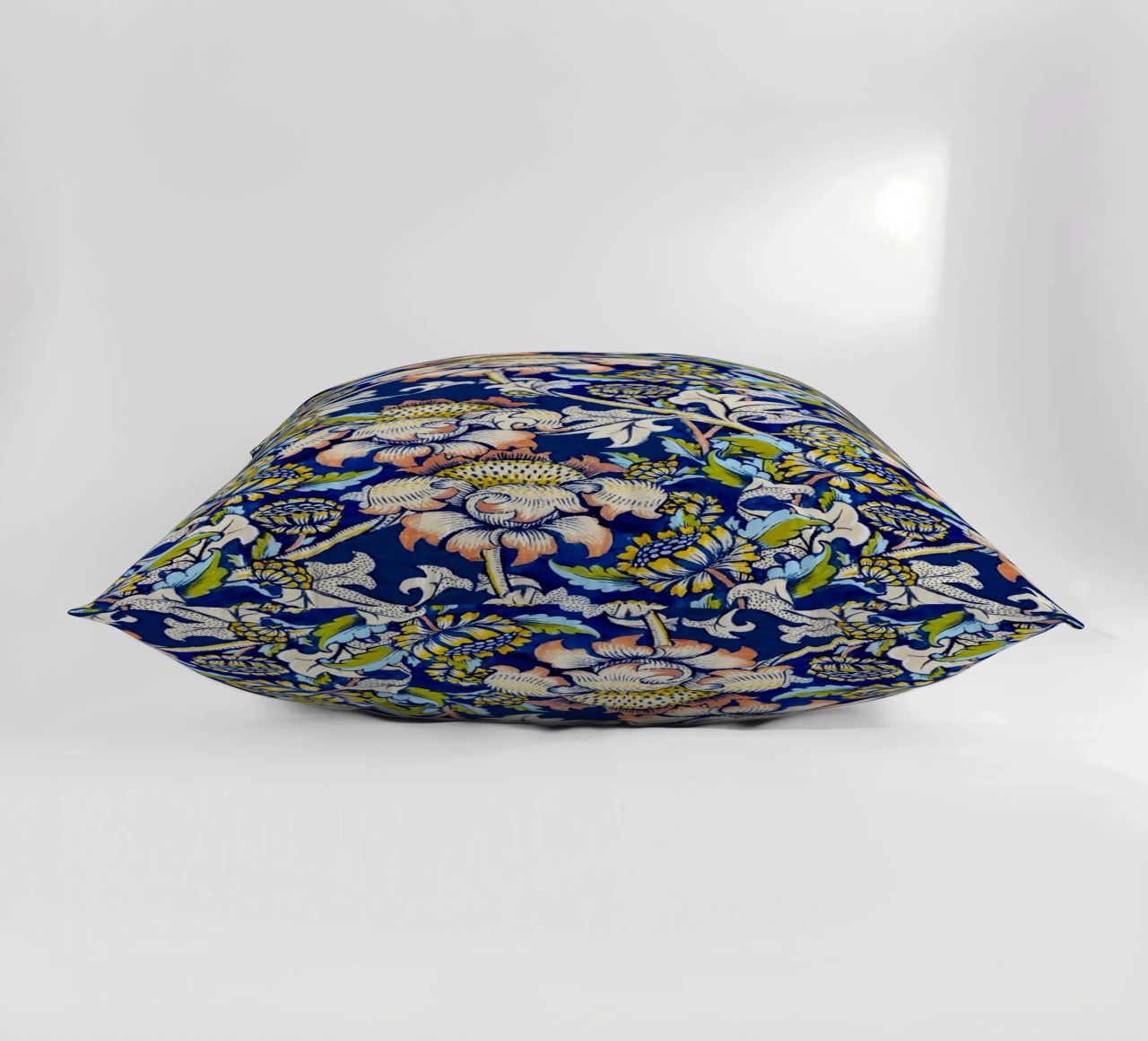 William Morris Floral Pattern - Art Nouveau Bleu & Jaune coussin de ClubArt