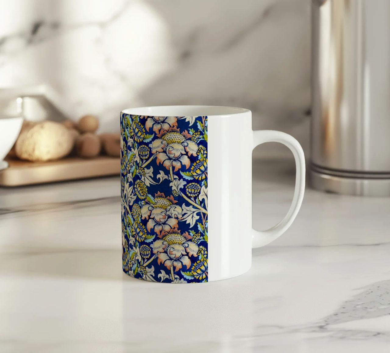 William Morris Floral Pattern - Art Nouveau Bleu & Jaune mug en céramique de ClubArt