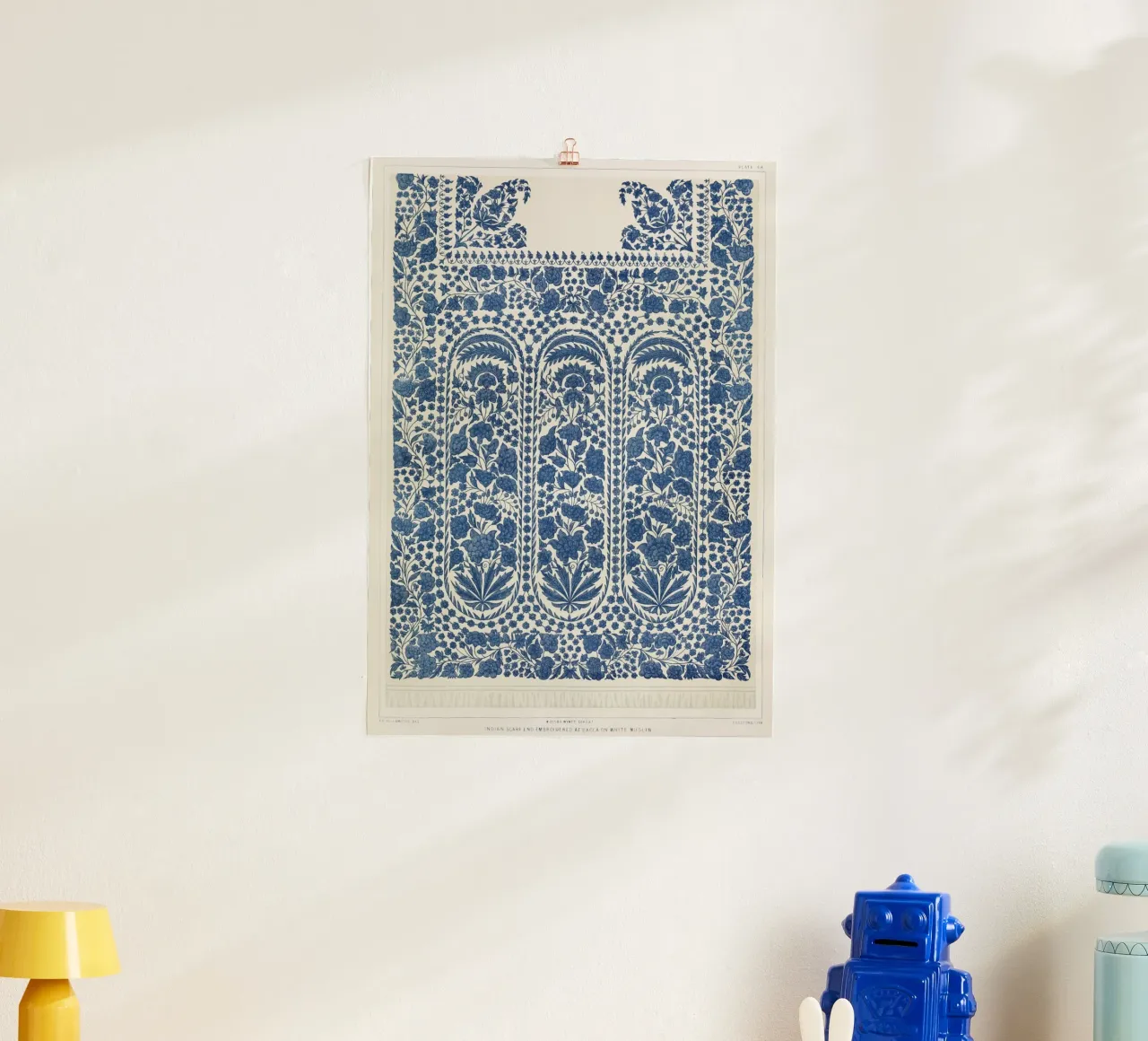 Digby Wyatt: Fine sciarpa indiana - Arte tessile blu vittoriana ( poster con telaio in plastica da ClubArt