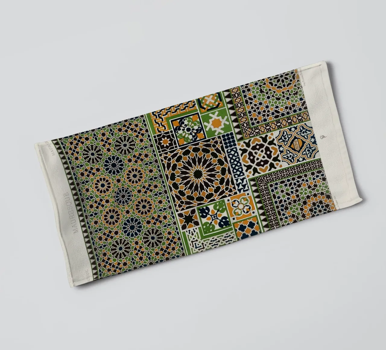 Albert Racine: Moresque Patterns - Vintage Islamic Geometric asciugamano da bagno da ClubArt