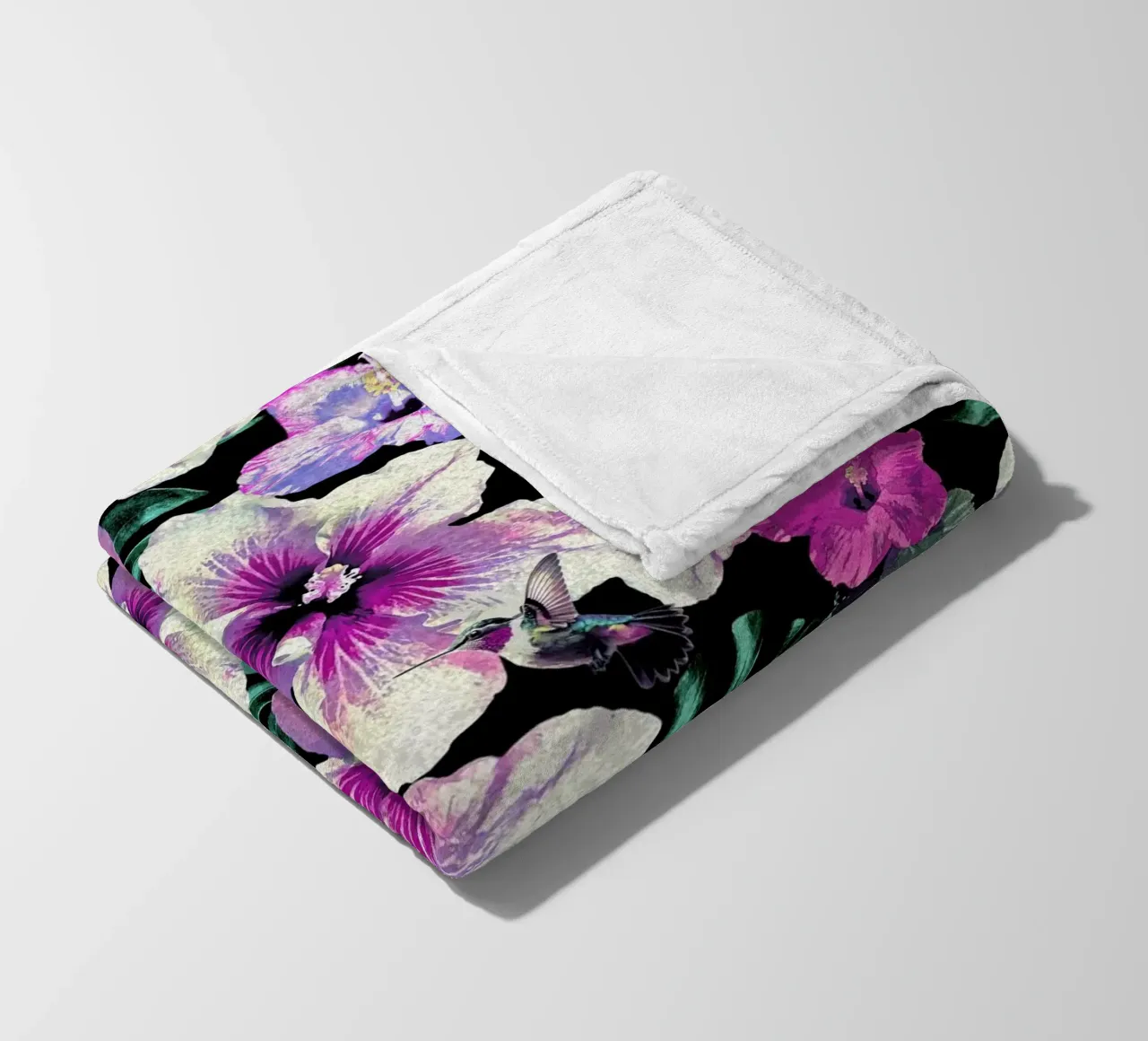 Ibisco colibrì coperta in pile da Nina May Design Studio